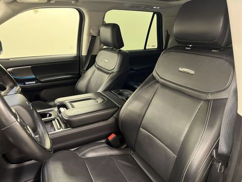 Certified 2025 Ford Expedition Max Platinum AWD/4WD image 4