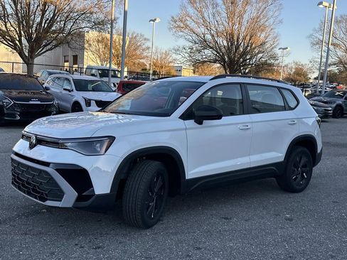 New 2026 Volkswagen Taos S image 9