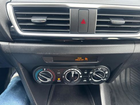 Used 2015 MAZDA MAZDA3 i Touring image 14