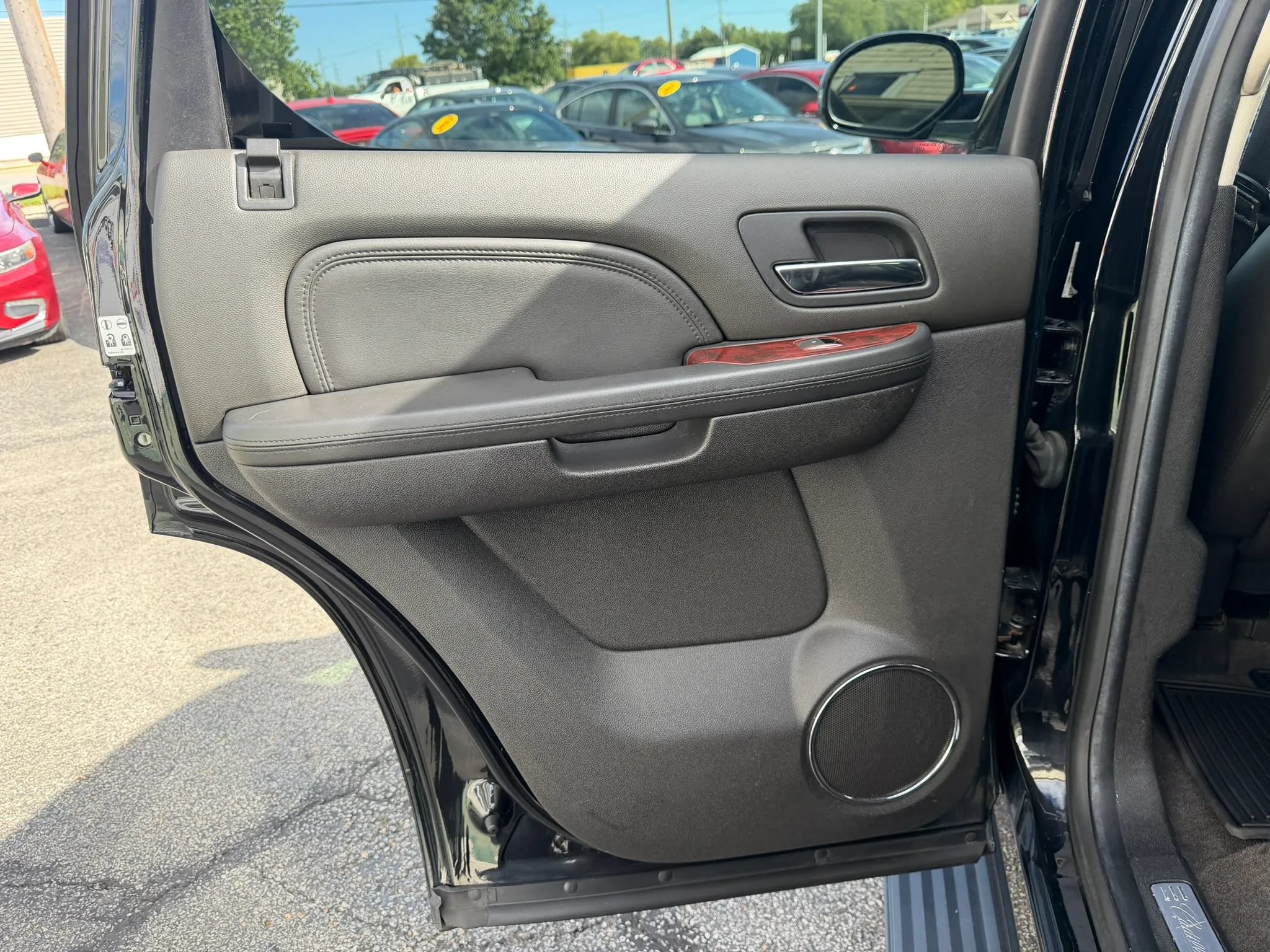 Used 2014 Cadillac Escalade Premium AWD/4WD image 17