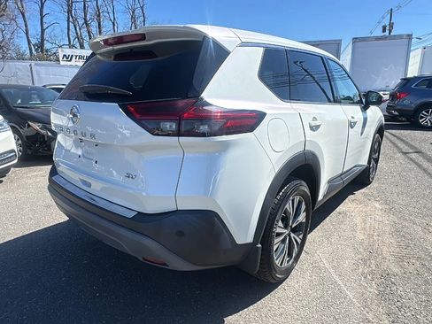 Used 2021 Nissan Rogue SV image 5