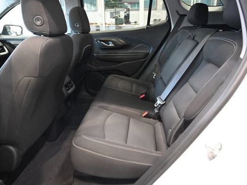 Used 2022 GMC Terrain SLE w/ Driver Convenience Package FWD image 11