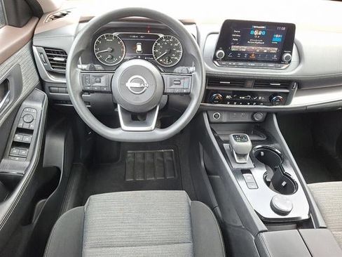 Used 2023 Nissan Rogue SV image 12
