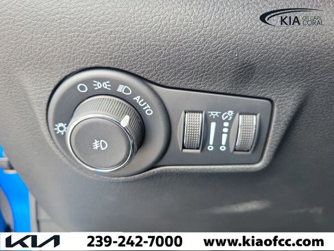 Used 2025 Jeep Compass Latitude AWD/4WD image 23