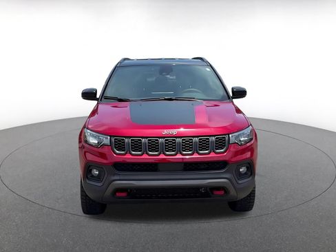 Used 2025 Jeep Compass Trailhawk AWD/4WD image 4