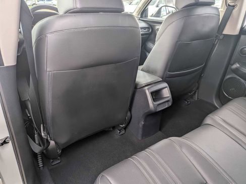 Used 2024 Honda HR-V EX-L image 15