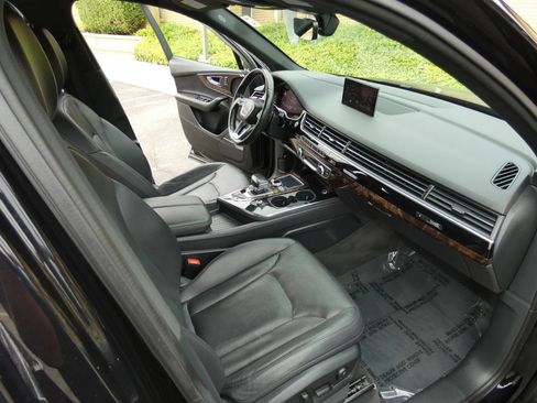 Used 2017 Audi Q7 3.0T Prestige w/ Prestige Package image 28