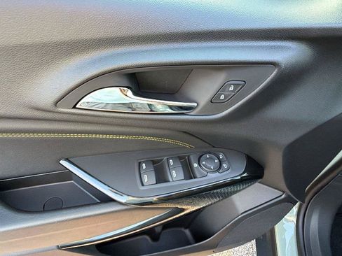 New 2026 Chevrolet Trax ACTIV w/ Sunroof Package FWD image 15