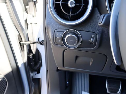 New 2025 Alfa Romeo Stelvio Sprint image 36