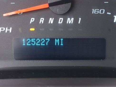 Used 2018 Chevrolet Express 2500 w/ Driver Convenience Package image 14