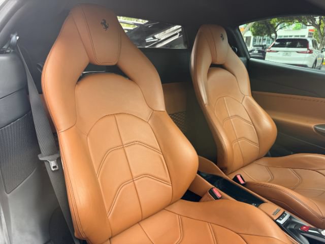 Used 2016 Ferrari 488 GTB RWD image 13