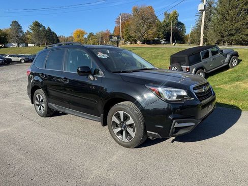 Used 2018 Subaru Forester 2.5i Limited image 3