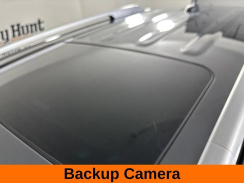Used 2025 Hyundai Venue SEL FWD image 10