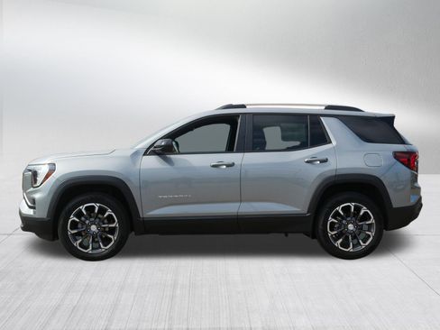 Used 2025 GMC Terrain Elevation w/ Elevation Premium Package AWD/4WD image 4