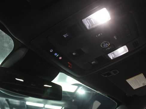 Used 2023 GMC Yukon XL AT4 w/ Technology Package AWD/4WD image 24