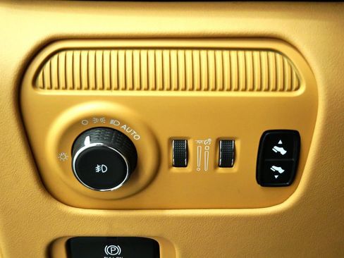 Used 2022 Jeep Grand Wagoneer Series III w/ Rear Seat Video Group 1 AWD/4WD image 30