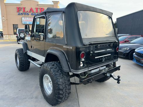 Used 1989 Jeep Wrangler Laredo image 5