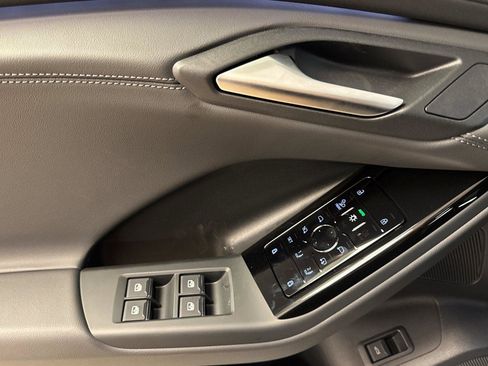 New 2025 Audi Q6 e-tron Premium Plus image 10