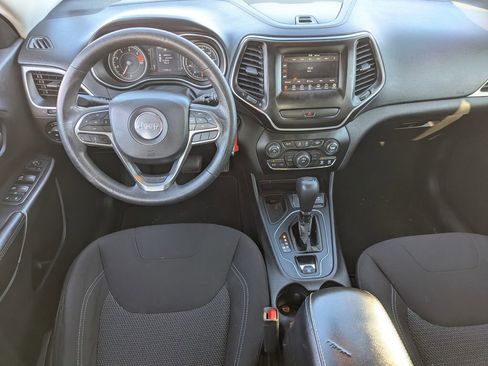 Used 2019 Jeep Cherokee Latitude w/ Popular Appearance Group FWD image 27