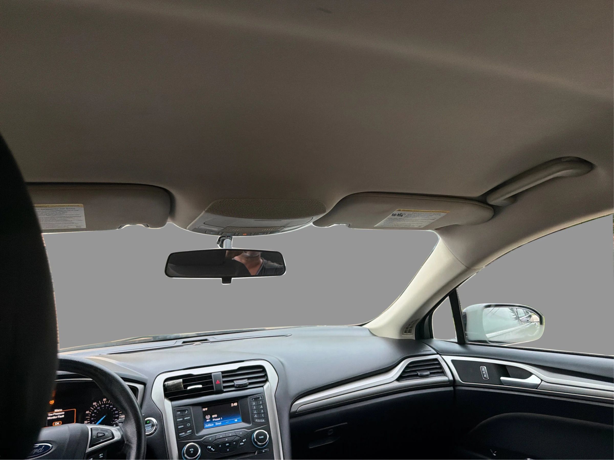 Used 2017 Ford Fusion SE FWD image 19