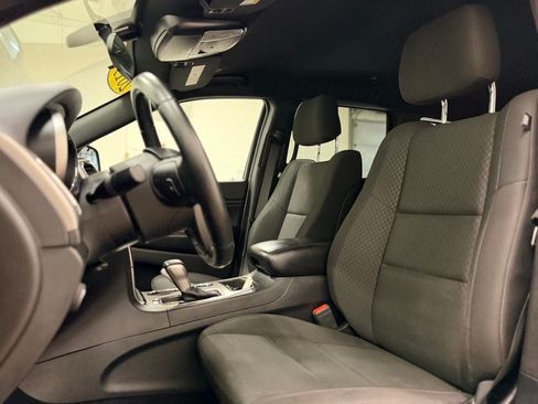 Used 2019 Jeep Grand Cherokee Laredo AWD/4WD image 13