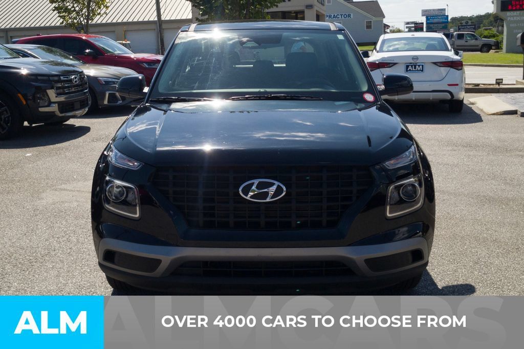 Certified 2026 Hyundai Venue SE FWD image 2