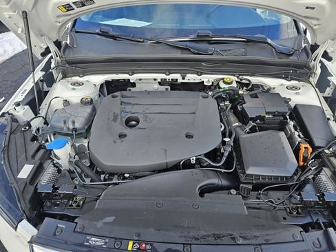 Used 2024 Volvo XC40 B5 Ultimate w/ Protection Package Premier image 26