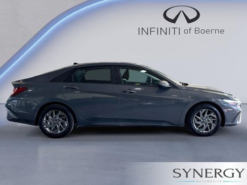 Used 2024 Hyundai Elantra SEL FWD image 4