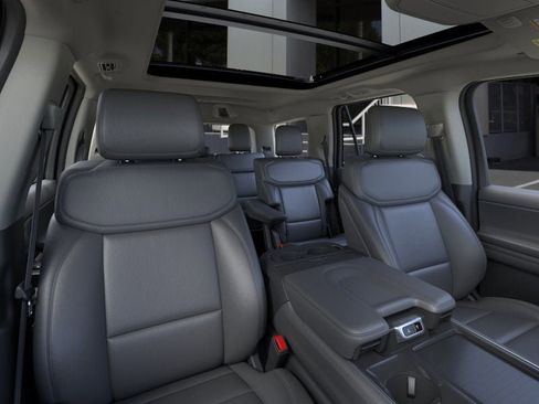 New 2026 Ford Expedition Active image 10