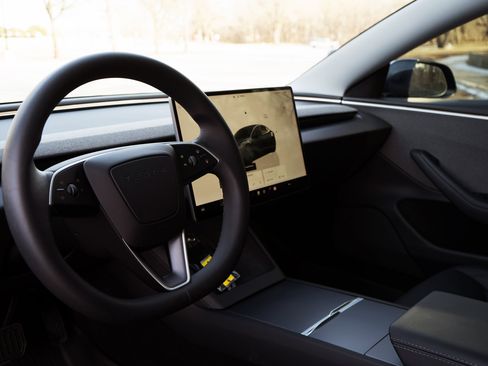 Used 2025 Tesla Model 3 Long Range image 16