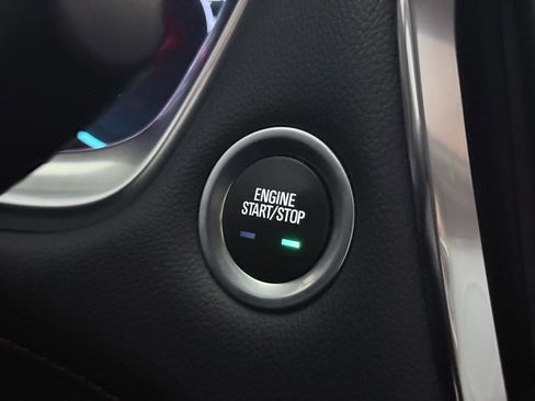 Used 2021 Chevrolet Traverse Premier image 39