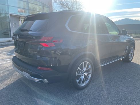 Used 2025 BMW X5 xDrive40i w/ Climate Comfort Package image 3