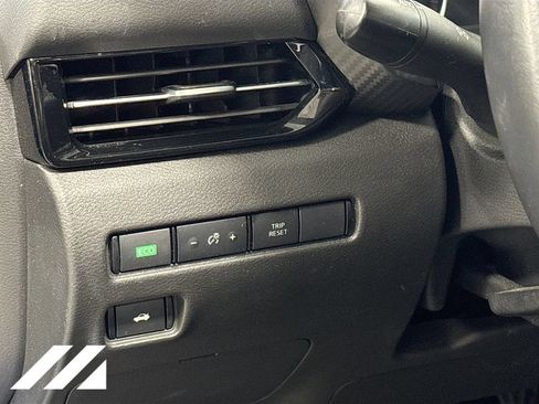 Used 2024 Nissan Sentra SR w/ SR Premium Package FWD image 10