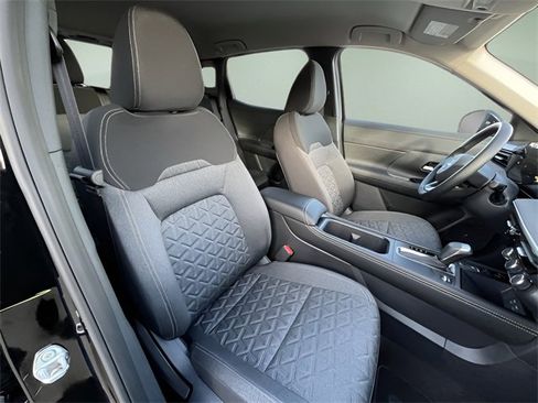 Used 2025 Nissan Kicks SV image 29