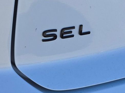 New 2026 Volkswagen Atlas Cross Sport SEL R-Line AWD/4WD image 10