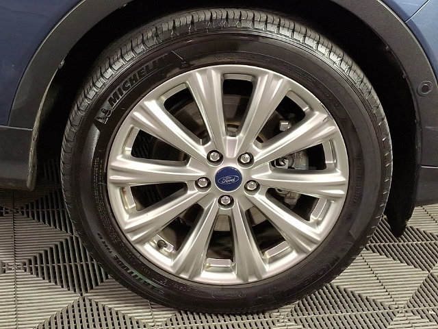 Used 2018 Ford Escape Titanium w/ Ford Safe & Smart Package AWD/4WD image 11