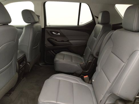 Used 2020 Chevrolet Traverse Premier FWD image 18