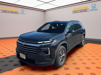 Used 2025 Chevrolet Traverse LT