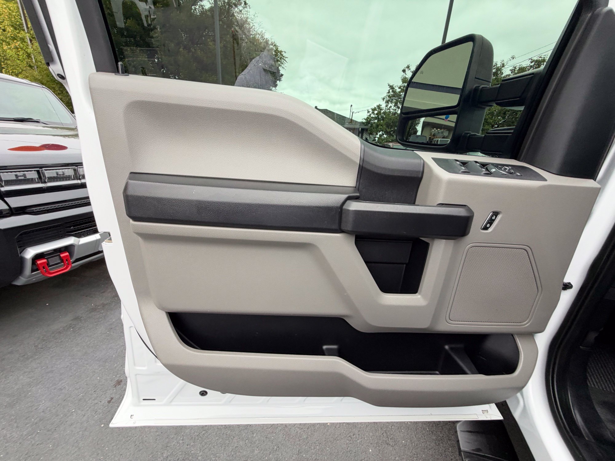 Used 2020 Ford F250 XL w/ Power Equipment Group AWD/4WD image 17