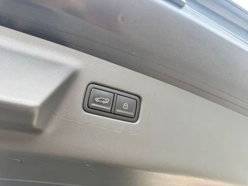 Used 2025 Hyundai Santa Fe SEL FWD image 33