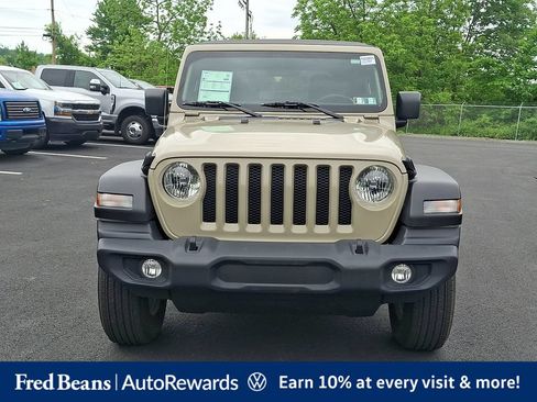 Used 2022 Jeep Wrangler Unlimited Sport AWD/4WD image 3