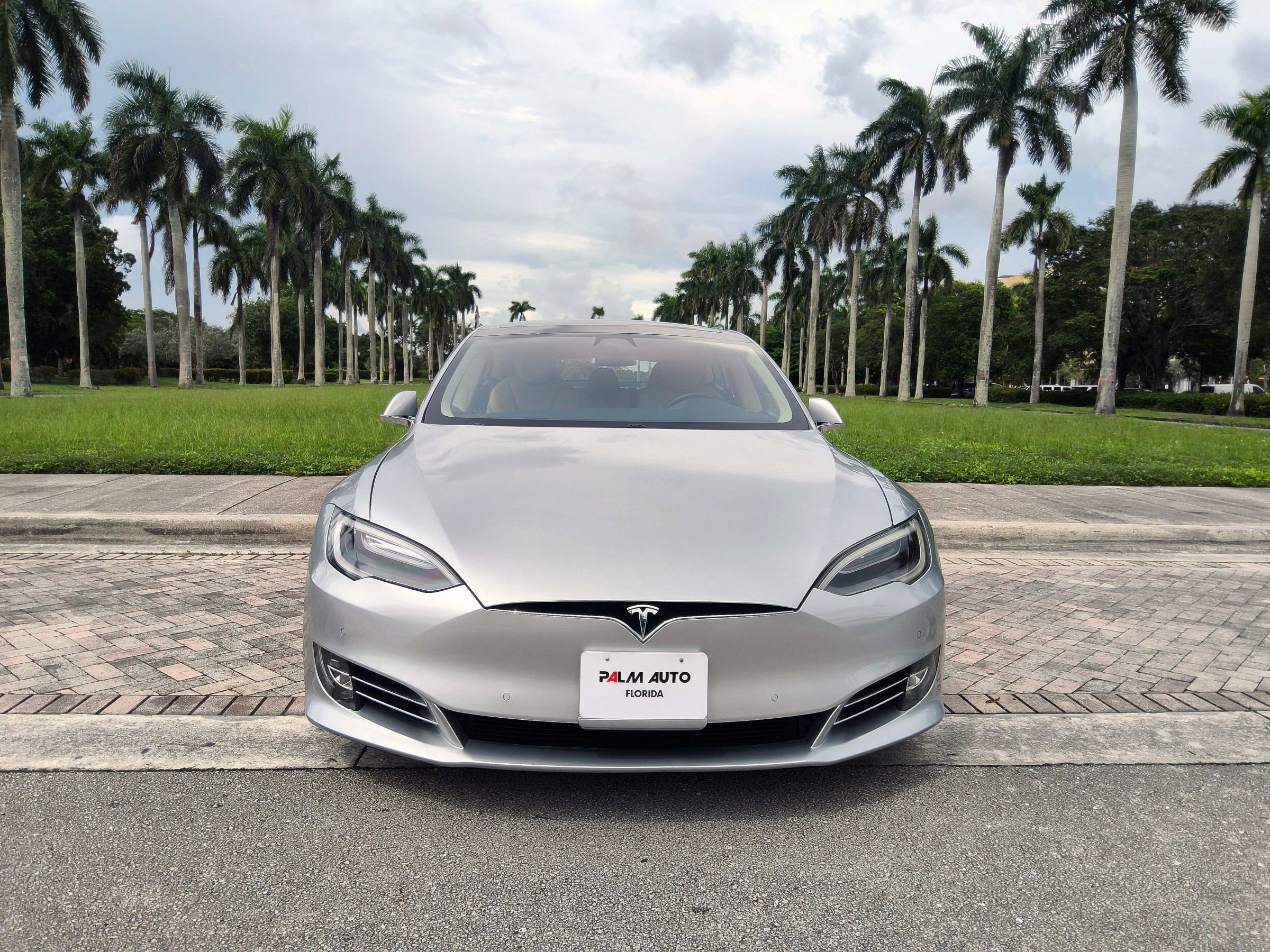 Used 2017 Tesla Model S 100D AWD/4WD image 2