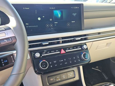 Certified 2025 Hyundai Tucson Limited image 13