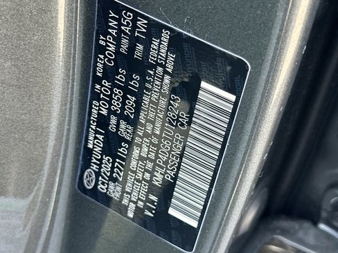New 2026 Hyundai Elantra Limited FWD image 26