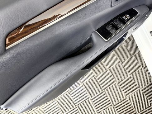 Used 2016 Lexus ES 350 w/ Luxury Package w/Wood Trim FWD image 29