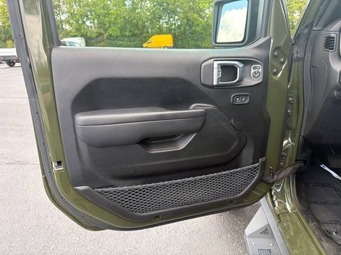 Used 2022 Jeep Wrangler Unlimited Rubicon 4xe AWD/4WD image 17