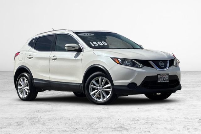 Used 2018 Nissan Rogue Sport SV FWD image 2