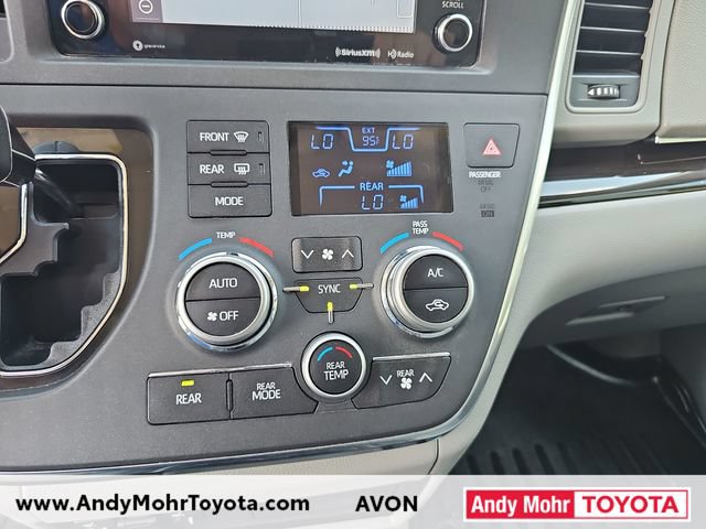 Used 2019 Toyota Sienna XLE w/ XLE Navigation Package FWD image 25