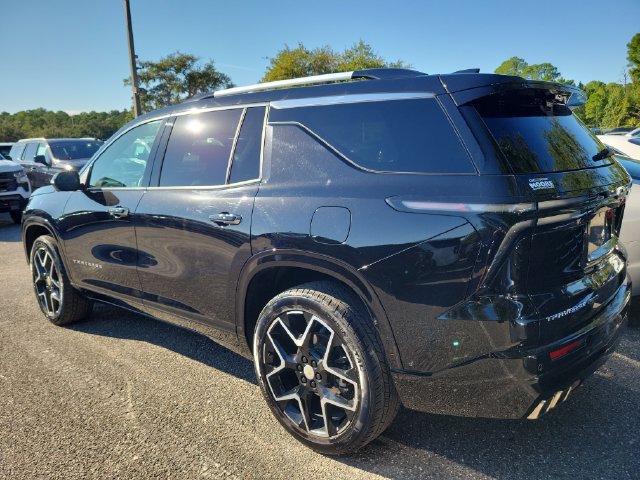 Used 2025 Chevrolet Traverse High Country w/ LPO, Floor Liner Package AWD/4WD image 4