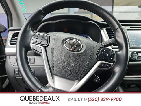 Used 2019 Toyota Highlander Limited image 11